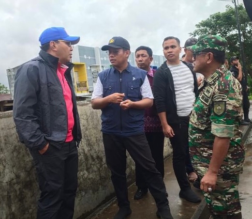 Gambar Walikota Makassar di Dampingi Camat Biringkanaya Memantau Lokasi Berpotensi Rawan Banjir di Katimbang